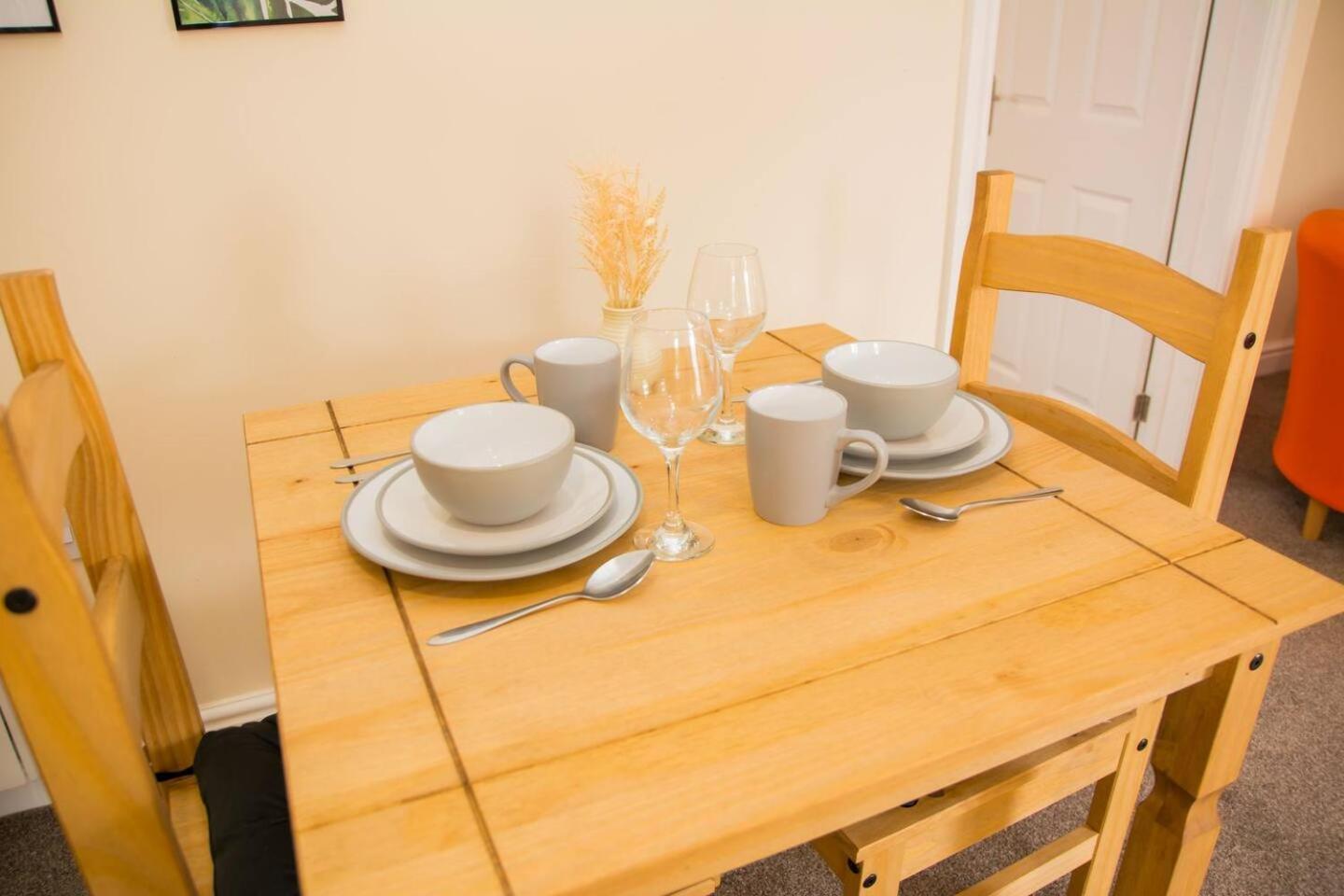Orange Lilly In Stroud With Free Parking Apartment Luaran gambar