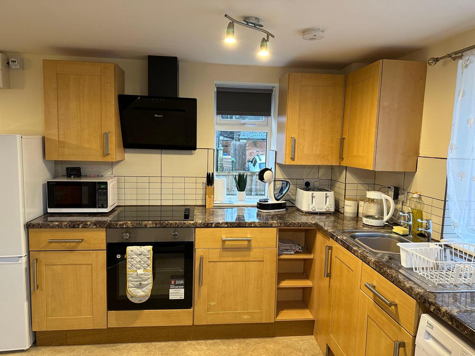 Orange Lilly In Stroud With Free Parking Apartment Luaran gambar